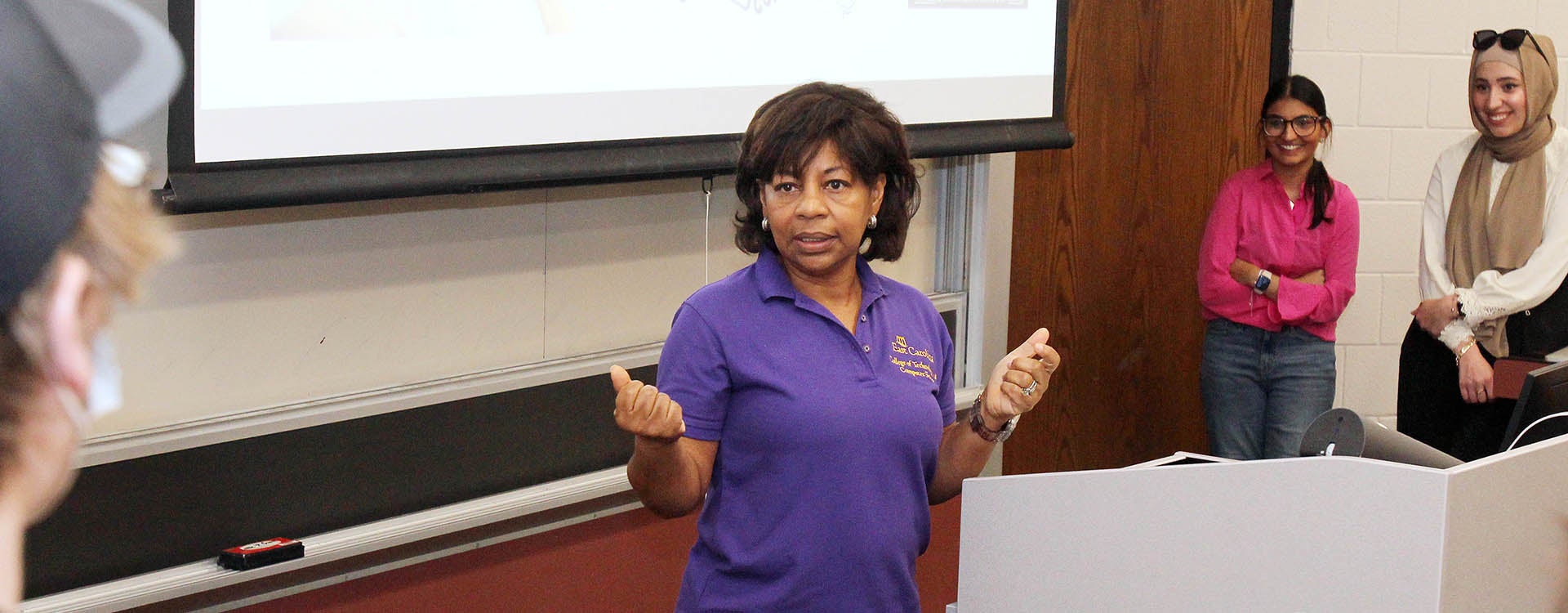 East Carolina University computer science graduate and retired IBM executive Angela Allen speaks to students during the Association of Computing Machinery meeting at the Bate Building. (Photos by Ken Buday)